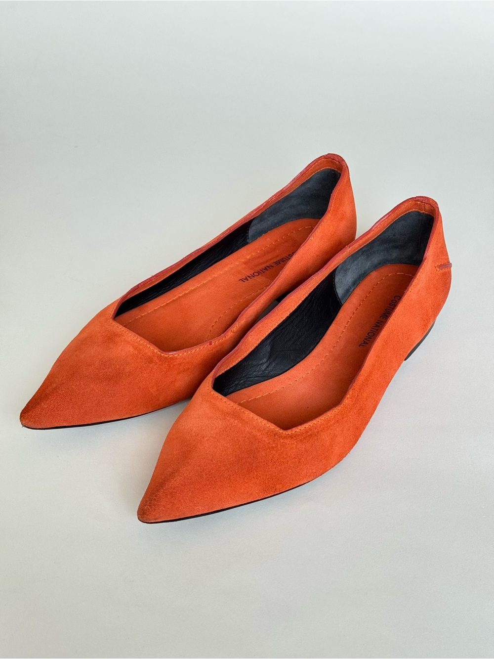 CoSTUME NATIONAL Pointed Toe Suede Flats in Orange - Made in Italy - Size 37